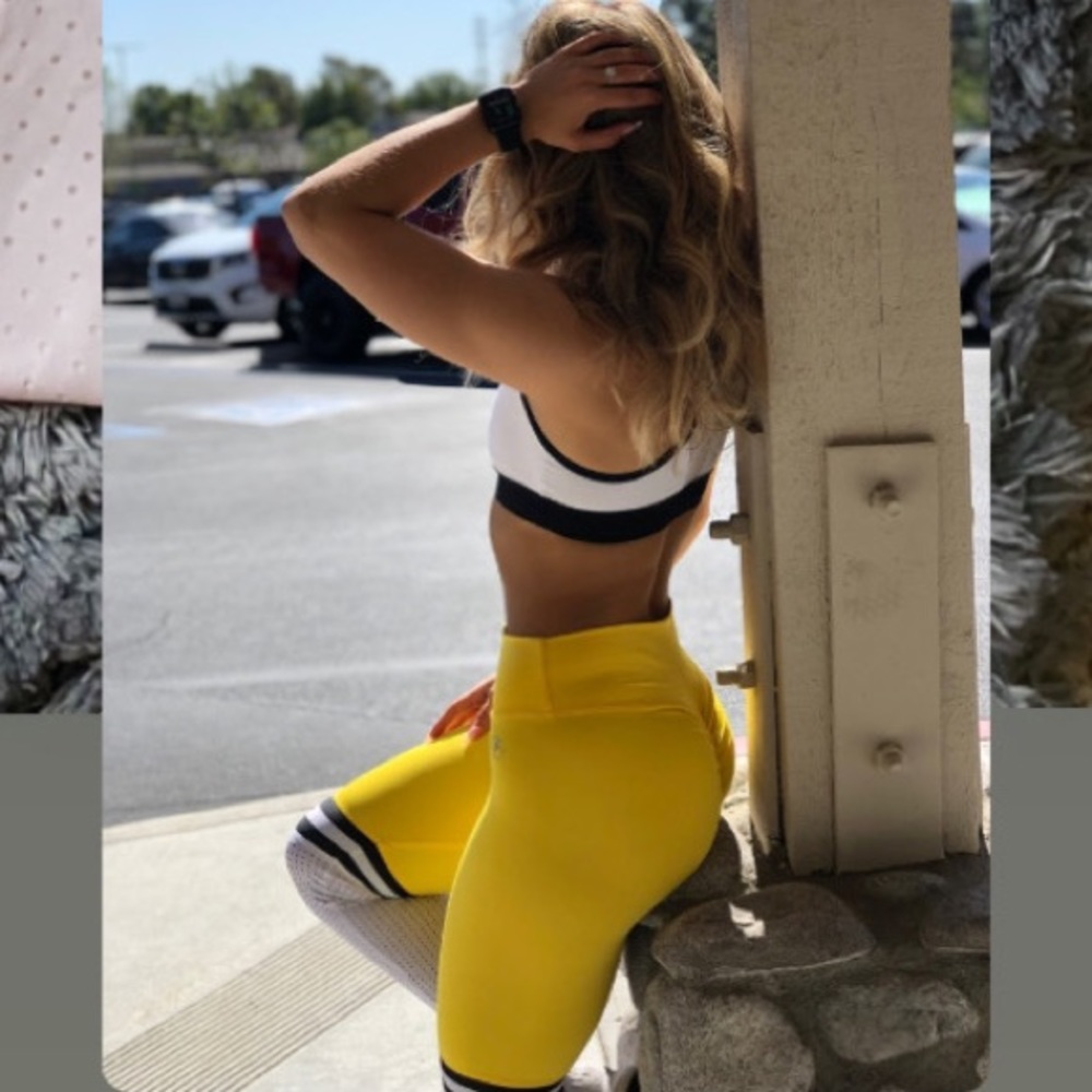 Abs 2 B Fitness Scrunch Leggings